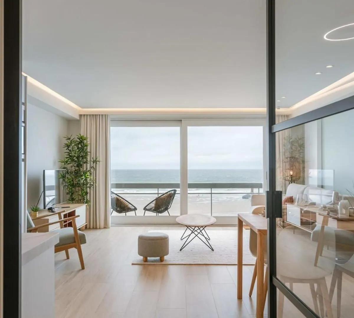 Huswell - Pleasant Apartment With Frontal Sea View Middelkerke 0*,